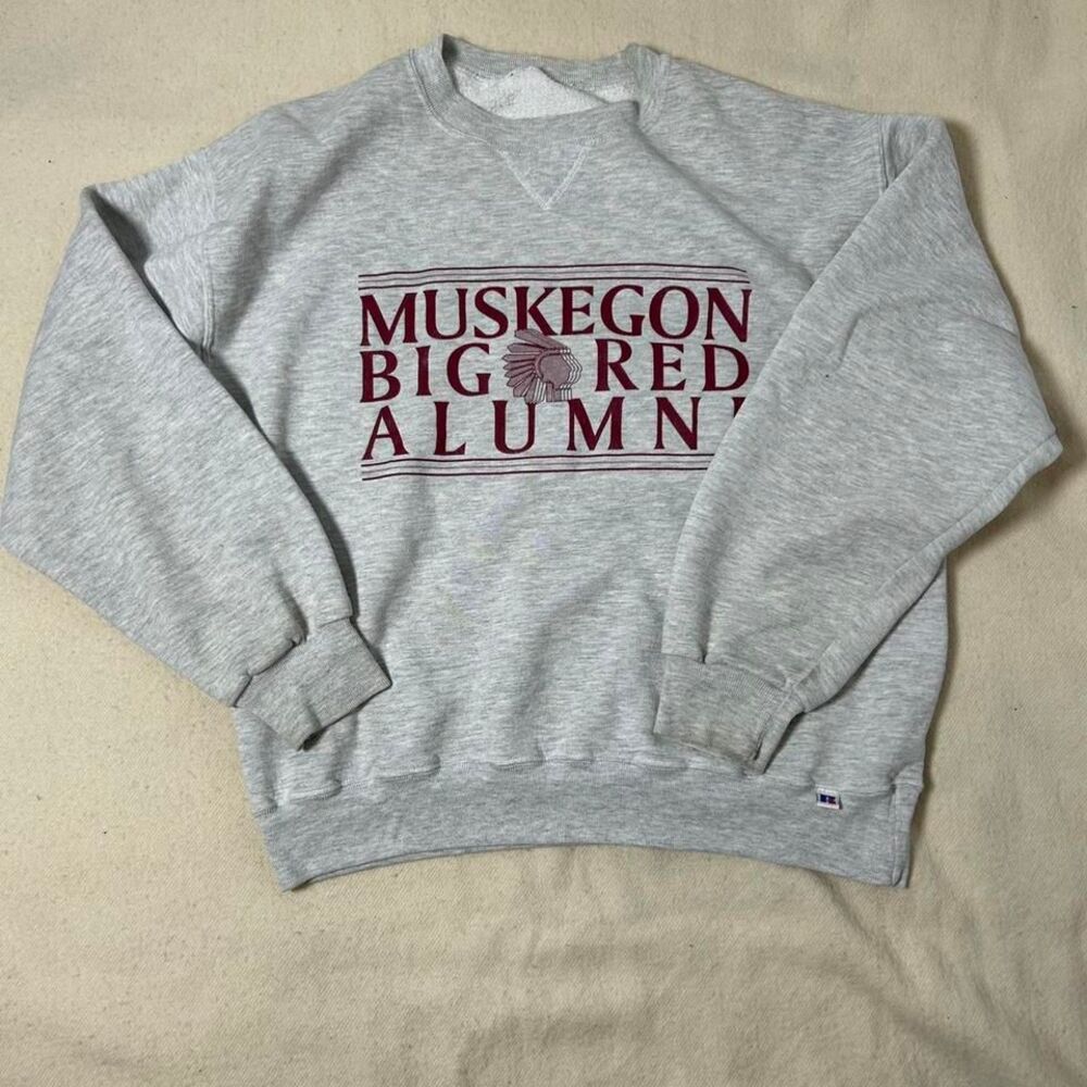 Vintage 90's Muskegon Big‎ Red Alumni sweatshirt alumni Russell athletics large